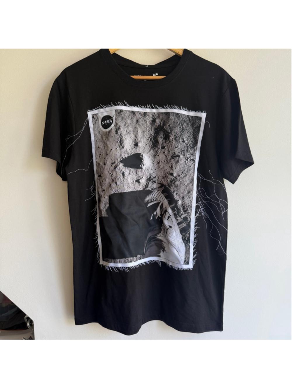 Men's Buzz Aldrin NASA Moon Graphic T-Shirt Black Size M